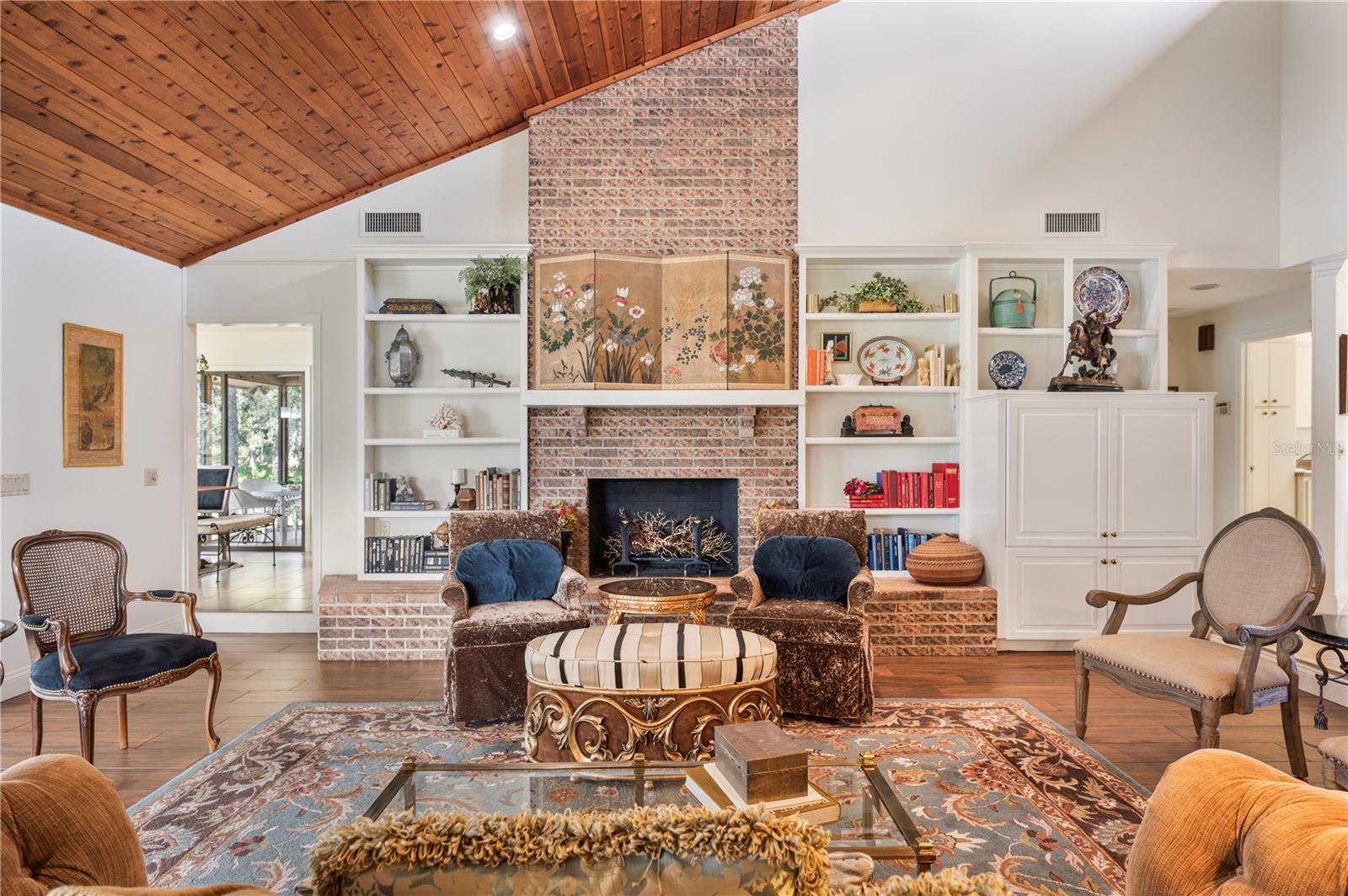 CHRISTINA WOODS PH 09 - Residential