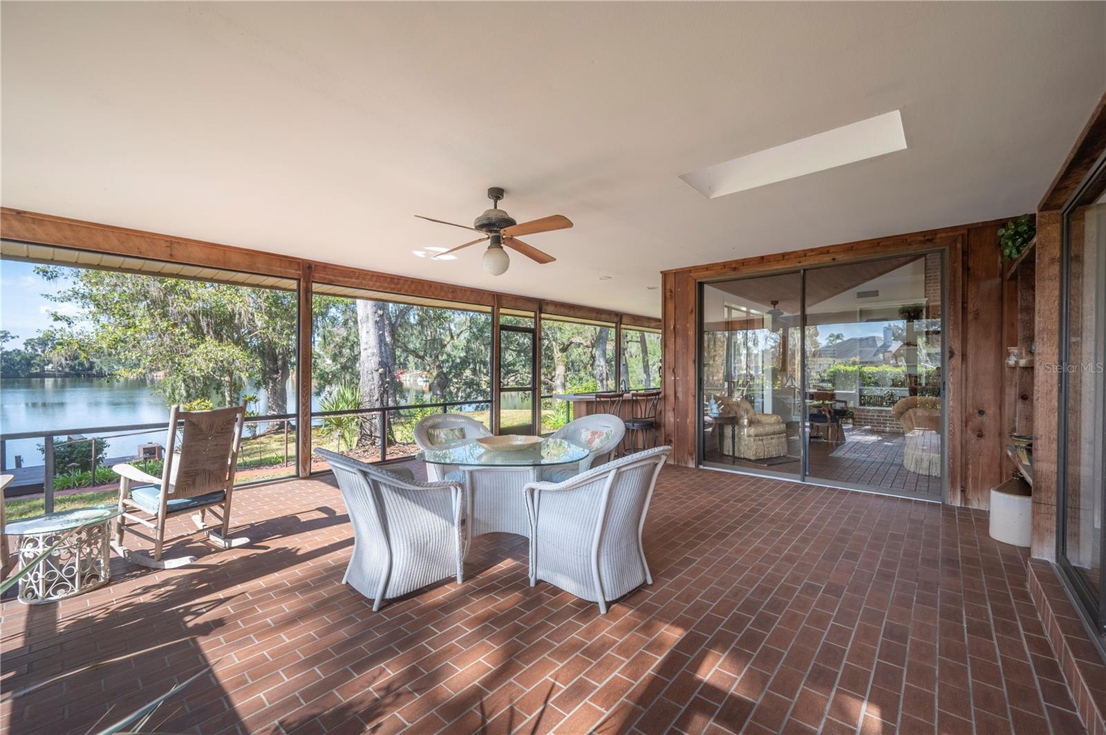 CHRISTINA WOODS PH 09 - Residential