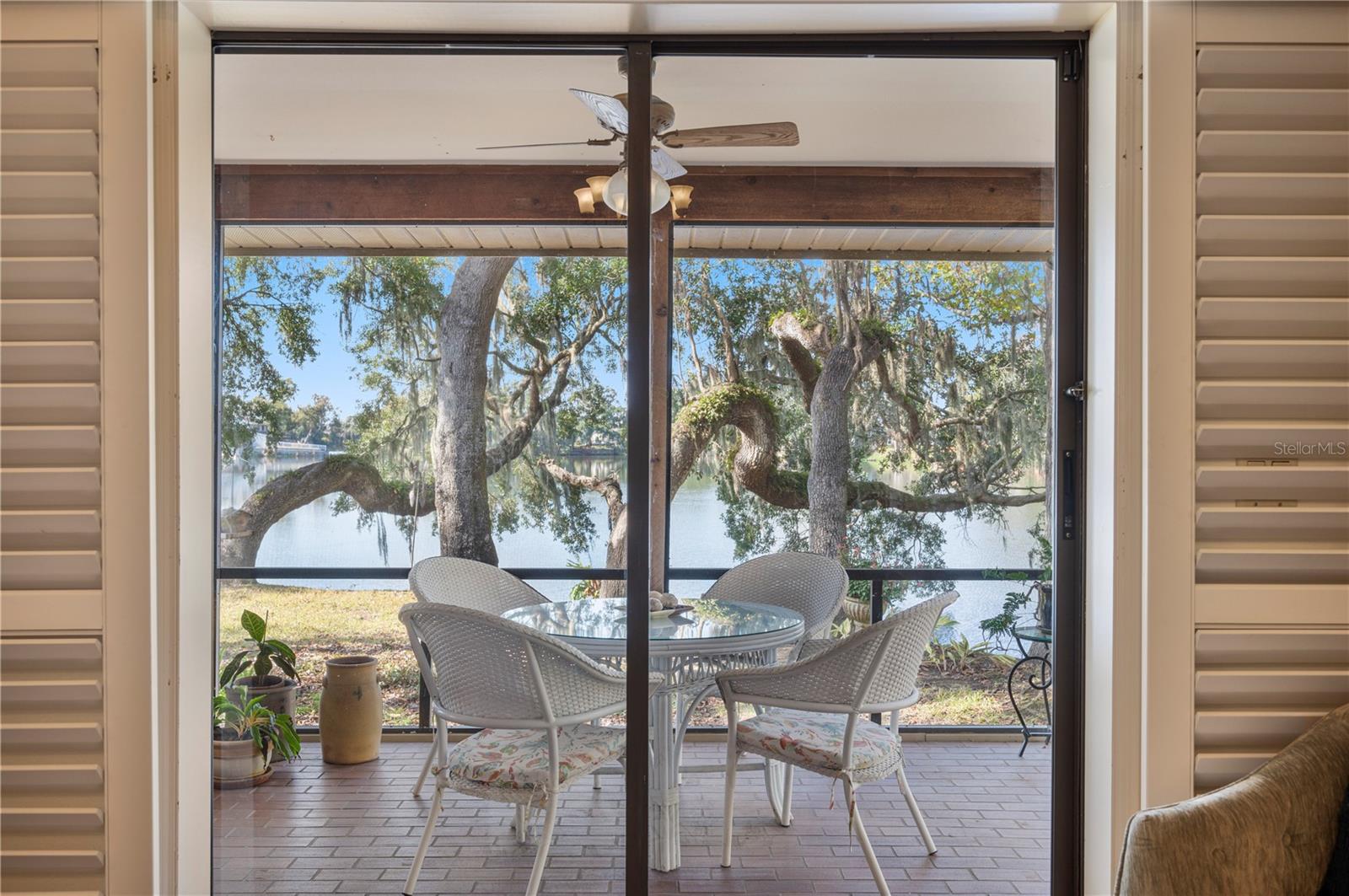 CHRISTINA WOODS PH 09 - Residential