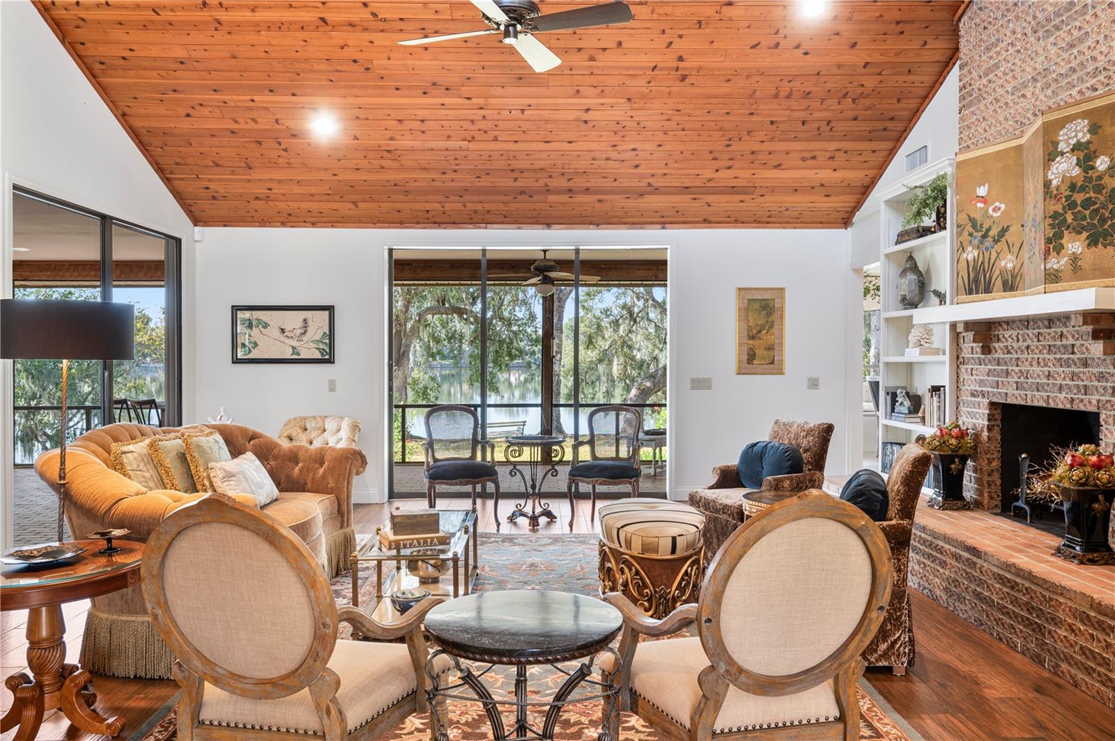 CHRISTINA WOODS PH 09 - Residential