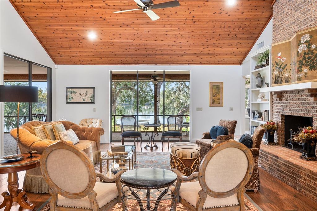 Photo of 521 Century Oak Court, Lakeland, FL 33813 (MLS # L4957323)