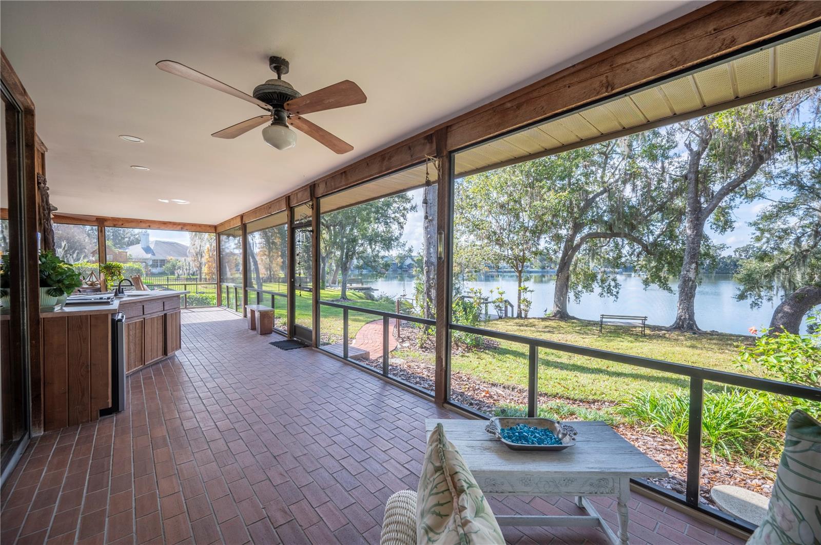 CHRISTINA WOODS PH 09 - Residential