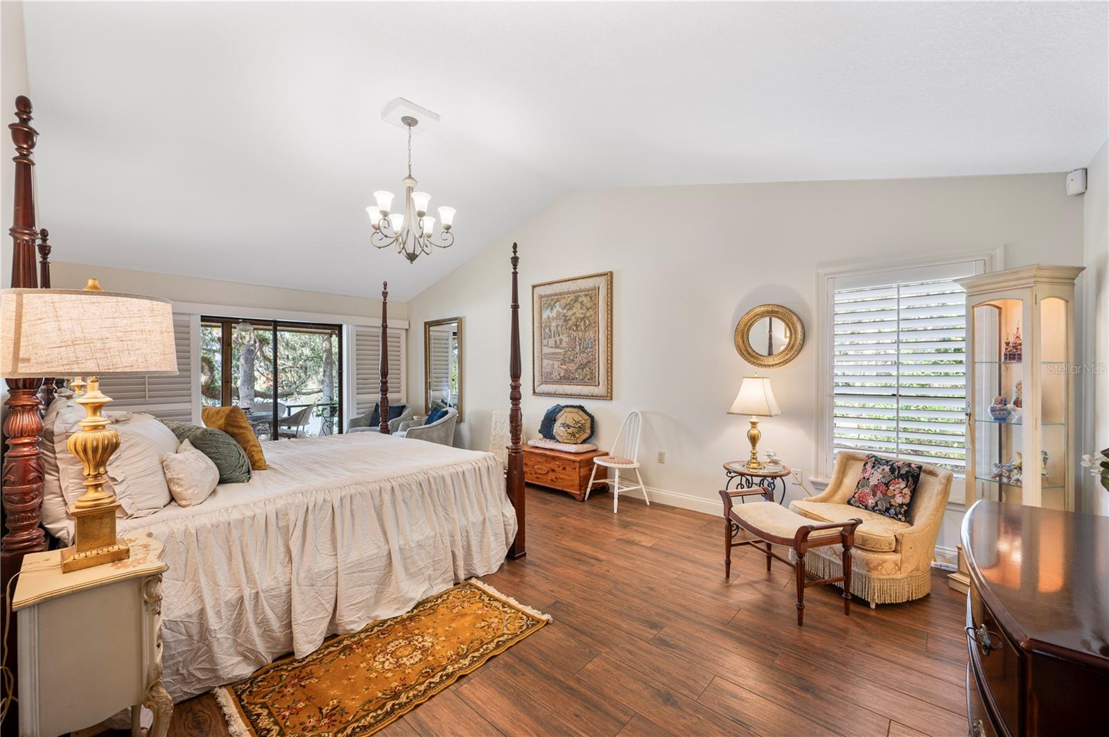 CHRISTINA WOODS PH 09 - Residential