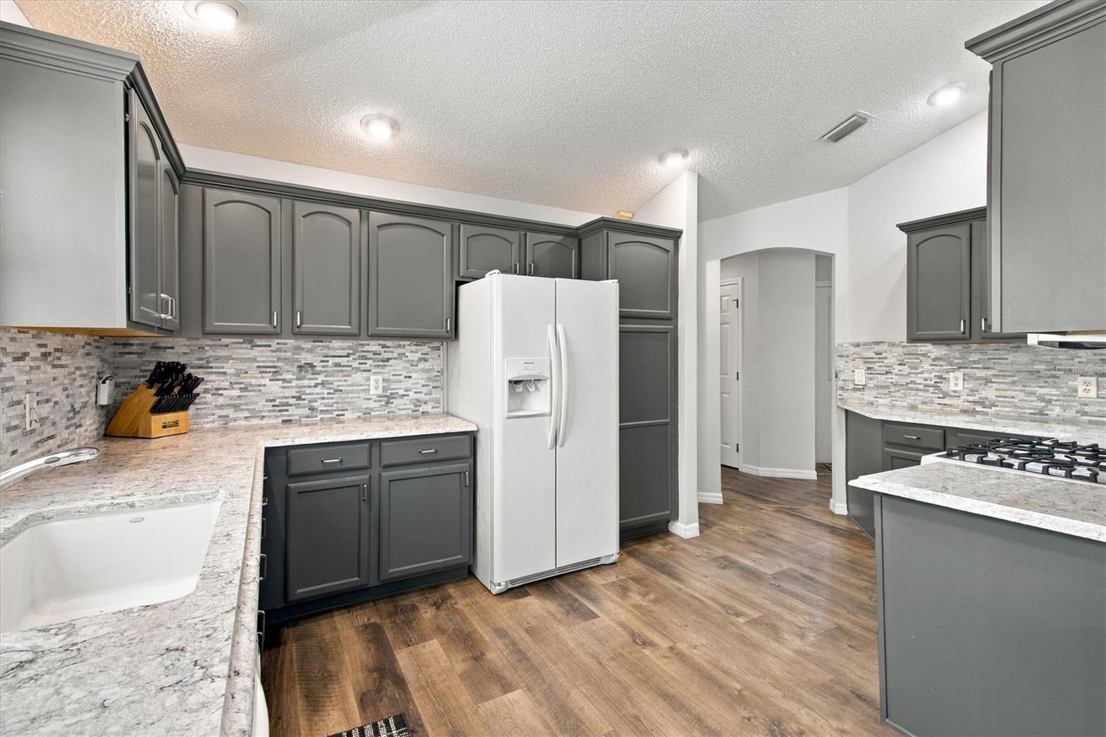 2289 SWANSEA TERRACE