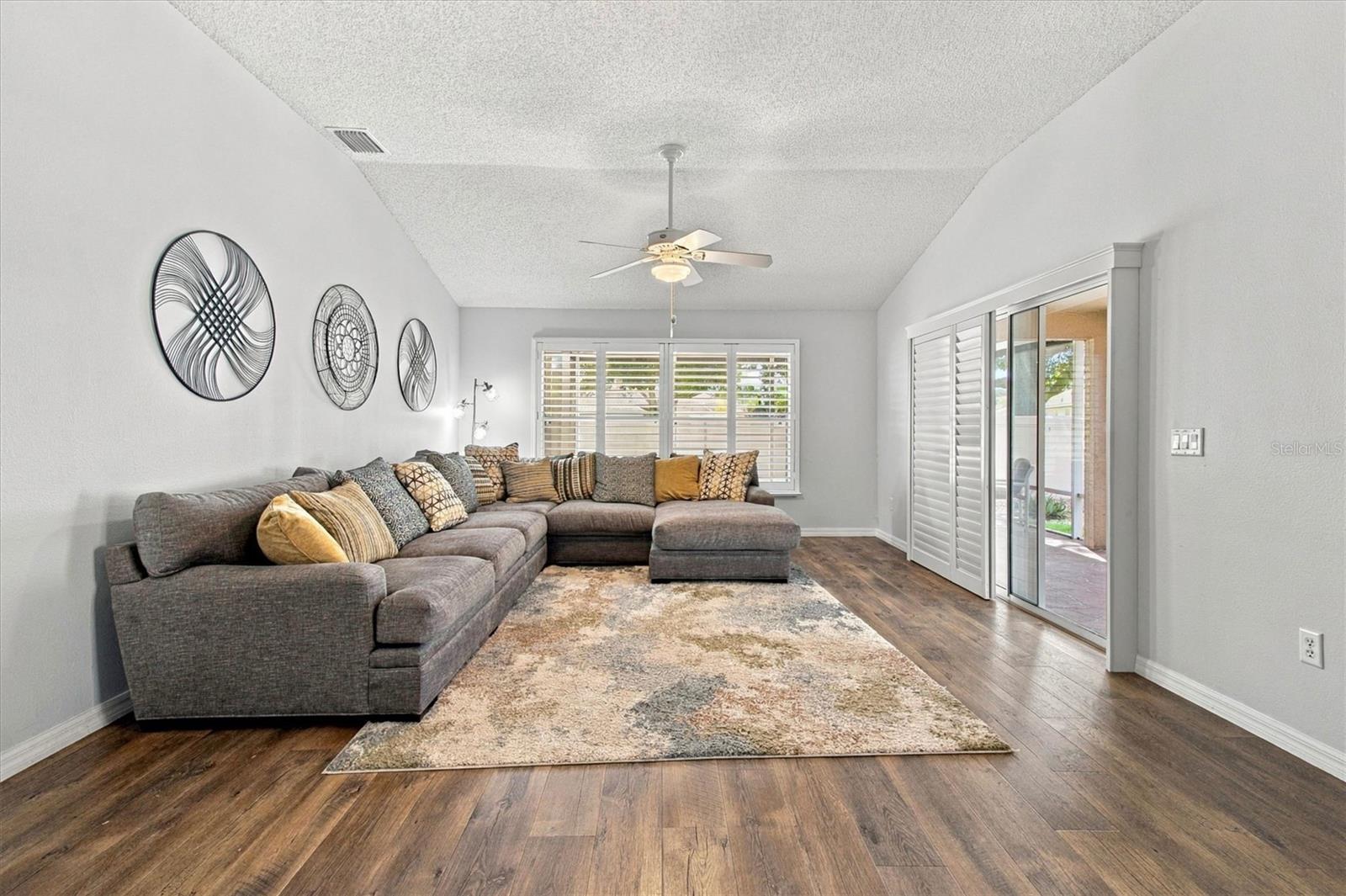 2289 SWANSEA TERRACE