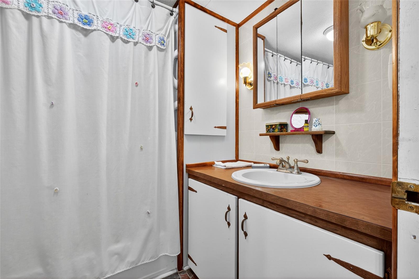 FLORIDA TRAILER ESTATES - Residential