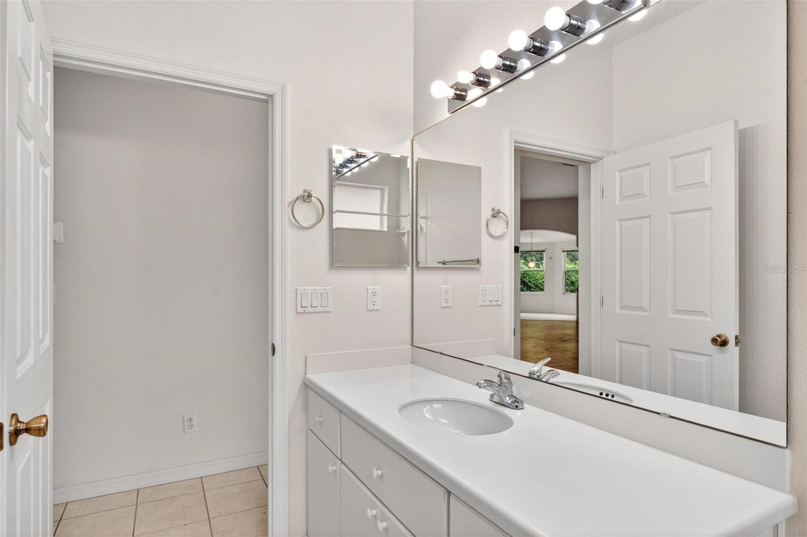 ROYAL HIGHLANDS PH 02-B LT 1317 PB 50 PG - Residential