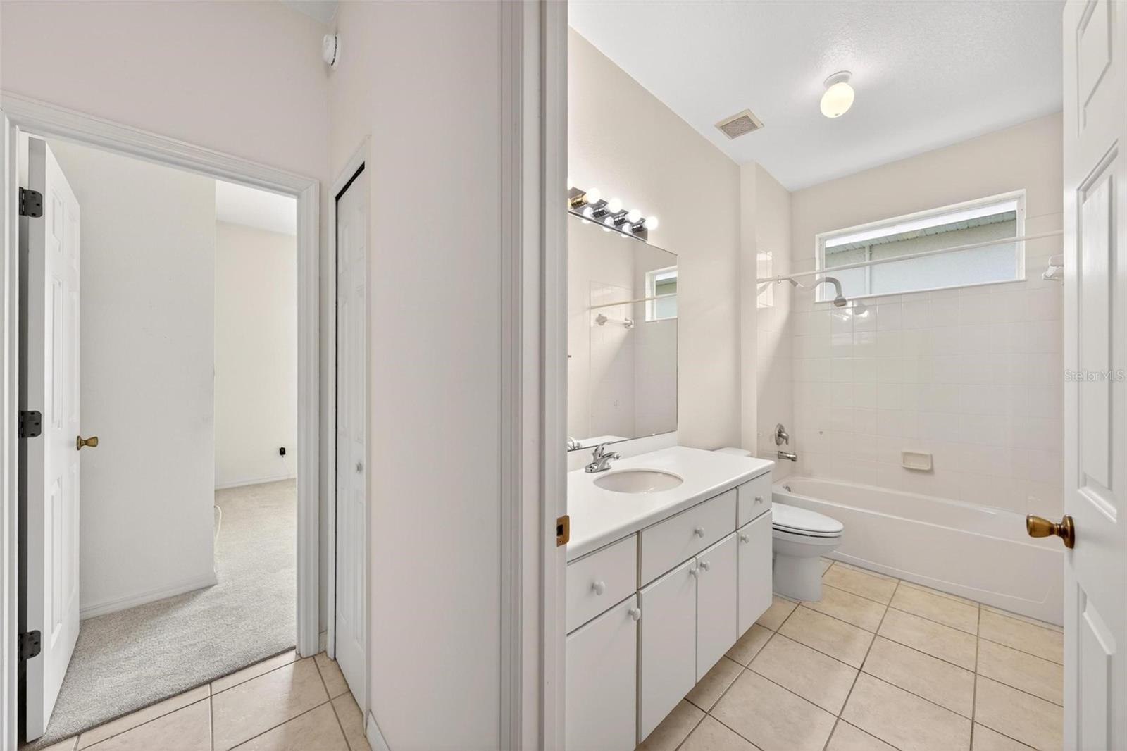 ROYAL HIGHLANDS PH 02-B LT 1317 PB 50 PG - Residential