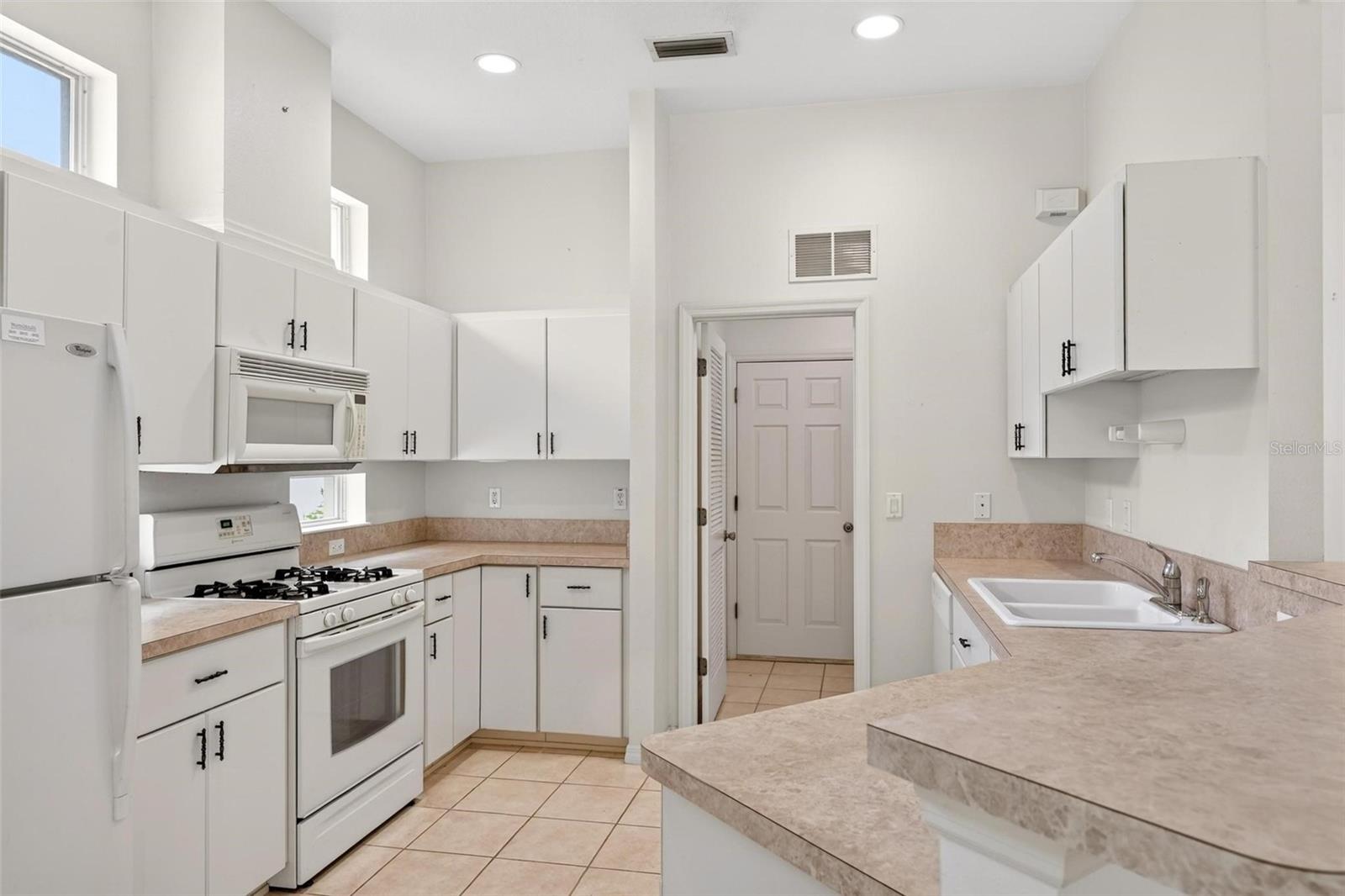 ROYAL HIGHLANDS PH 02-B LT 1317 PB 50 PG - Residential