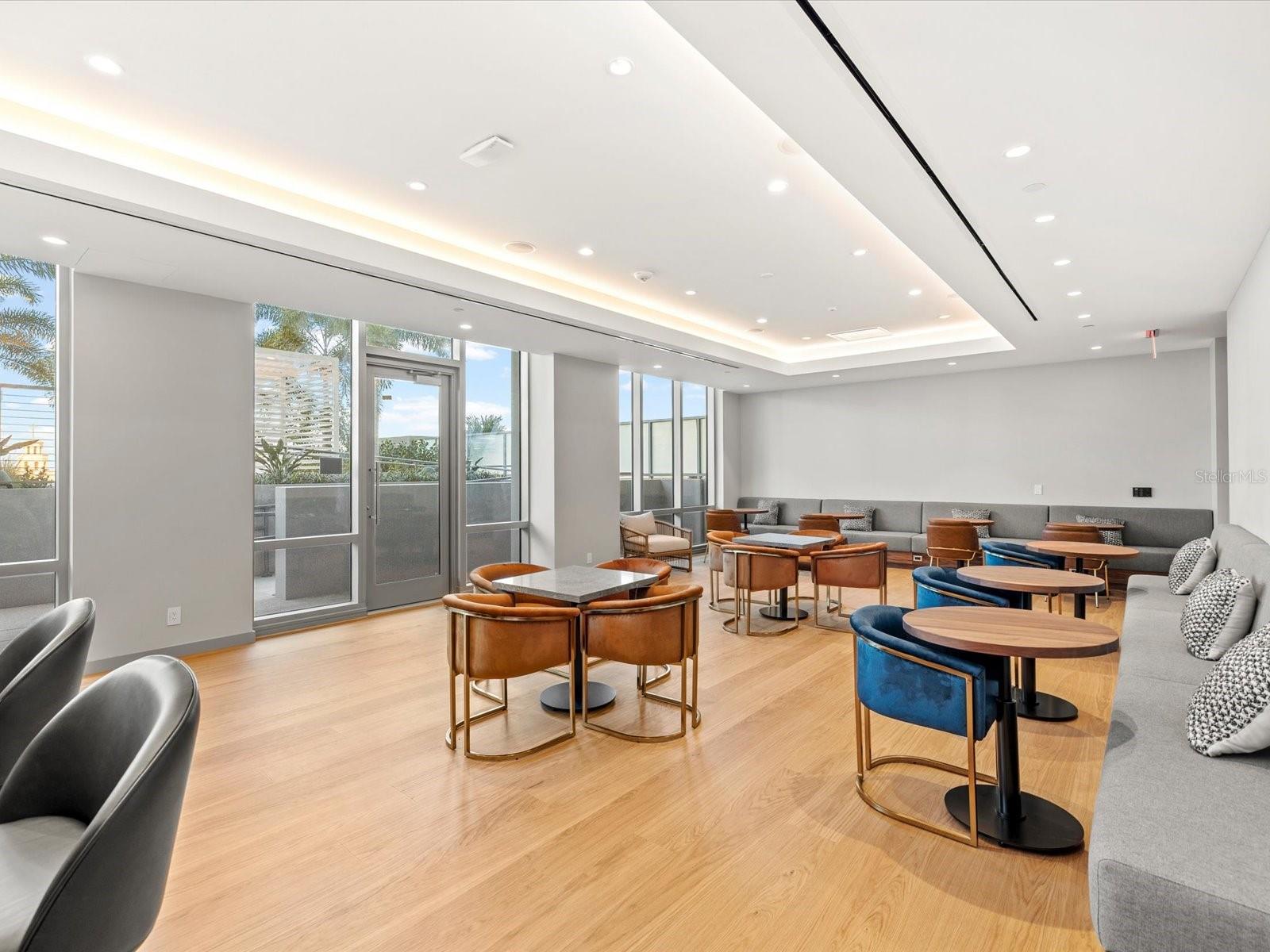 RESIDENCES AT 400 CENTRAL - Residential