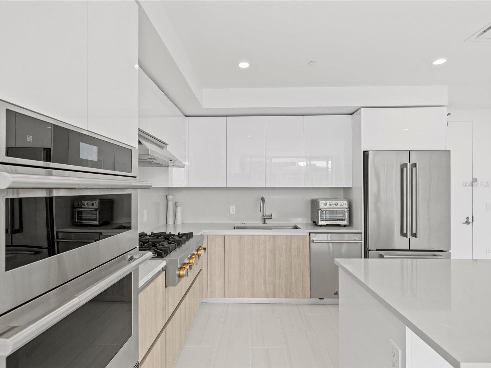 RESIDENCES AT 400 CENTRAL - Residential