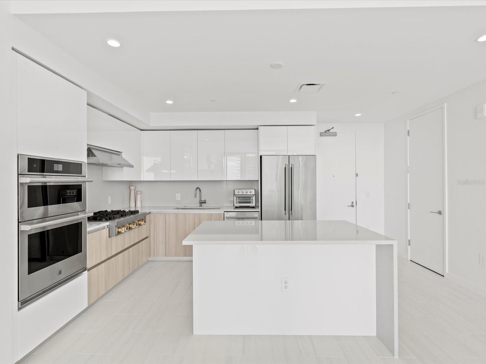 RESIDENCES AT 400 CENTRAL - Residential