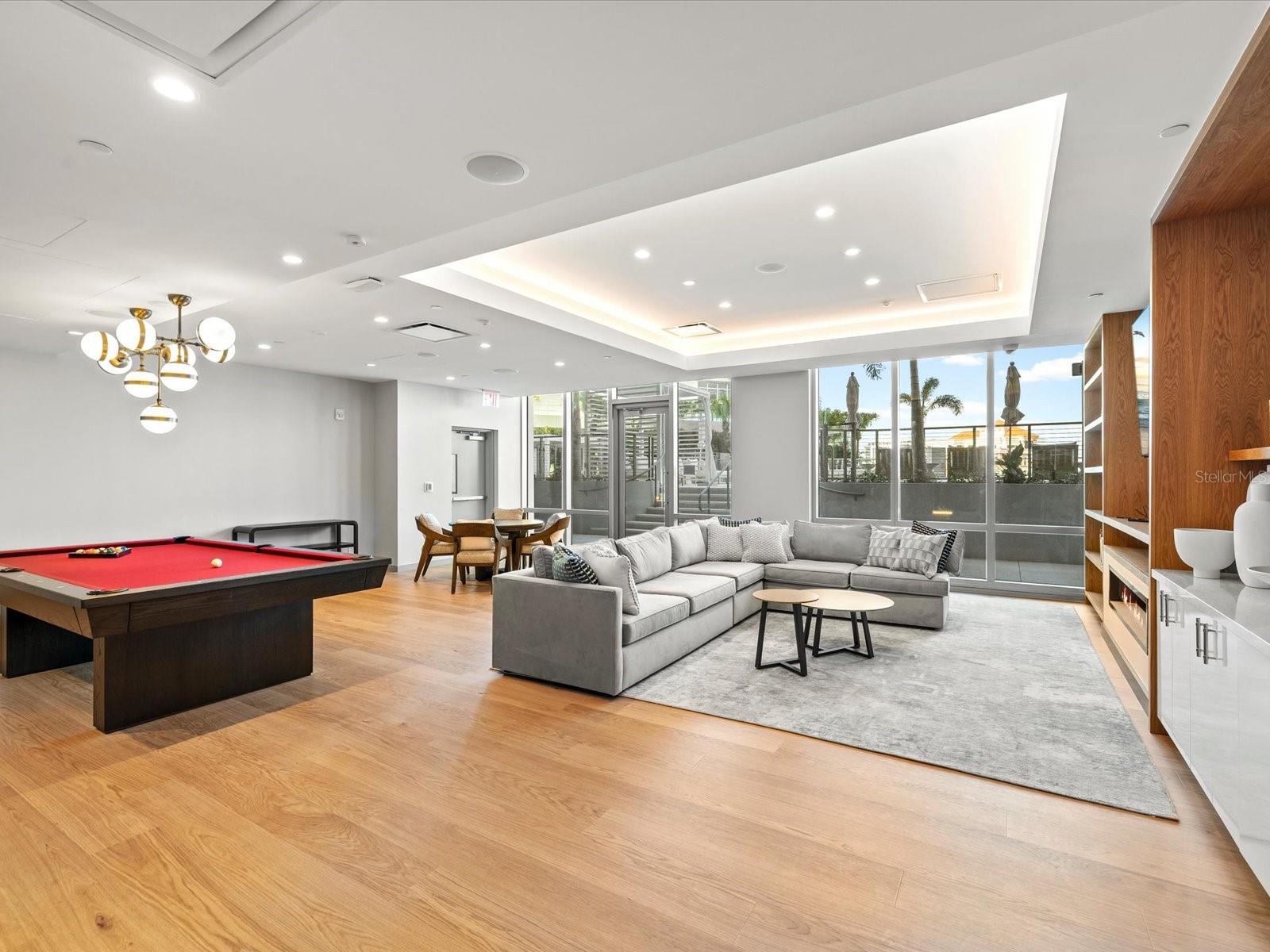 RESIDENCES AT 400 CENTRAL - Residential