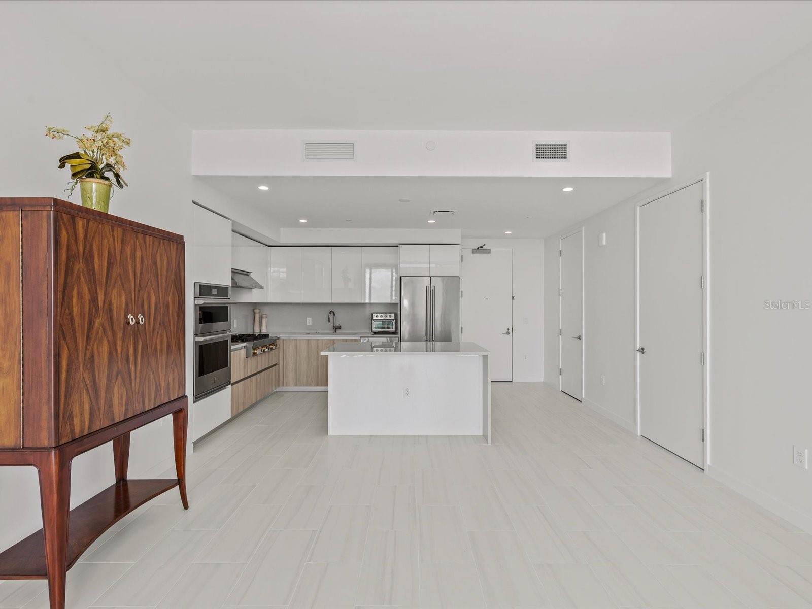 RESIDENCES AT 400 CENTRAL - Residential