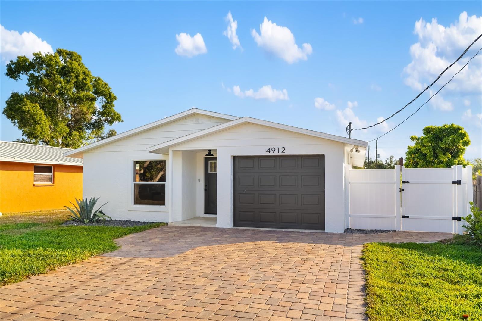 BEE RIDGE TOWN OF TOWNSITE - Residential