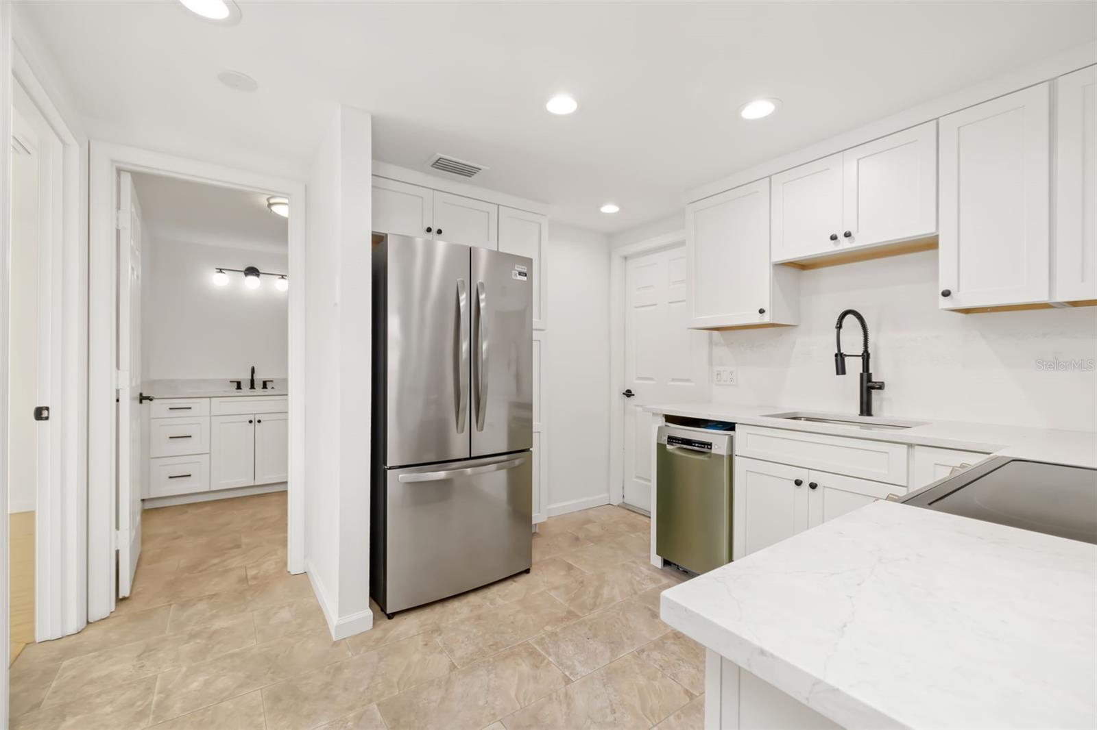 BEE RIDGE TOWN OF TOWNSITE - Residential