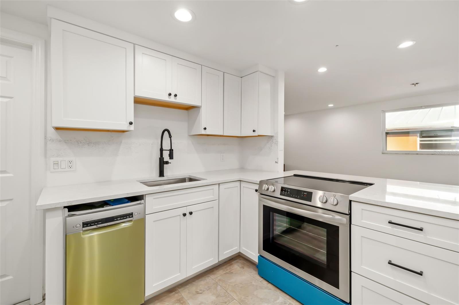 BEE RIDGE TOWN OF TOWNSITE - Residential