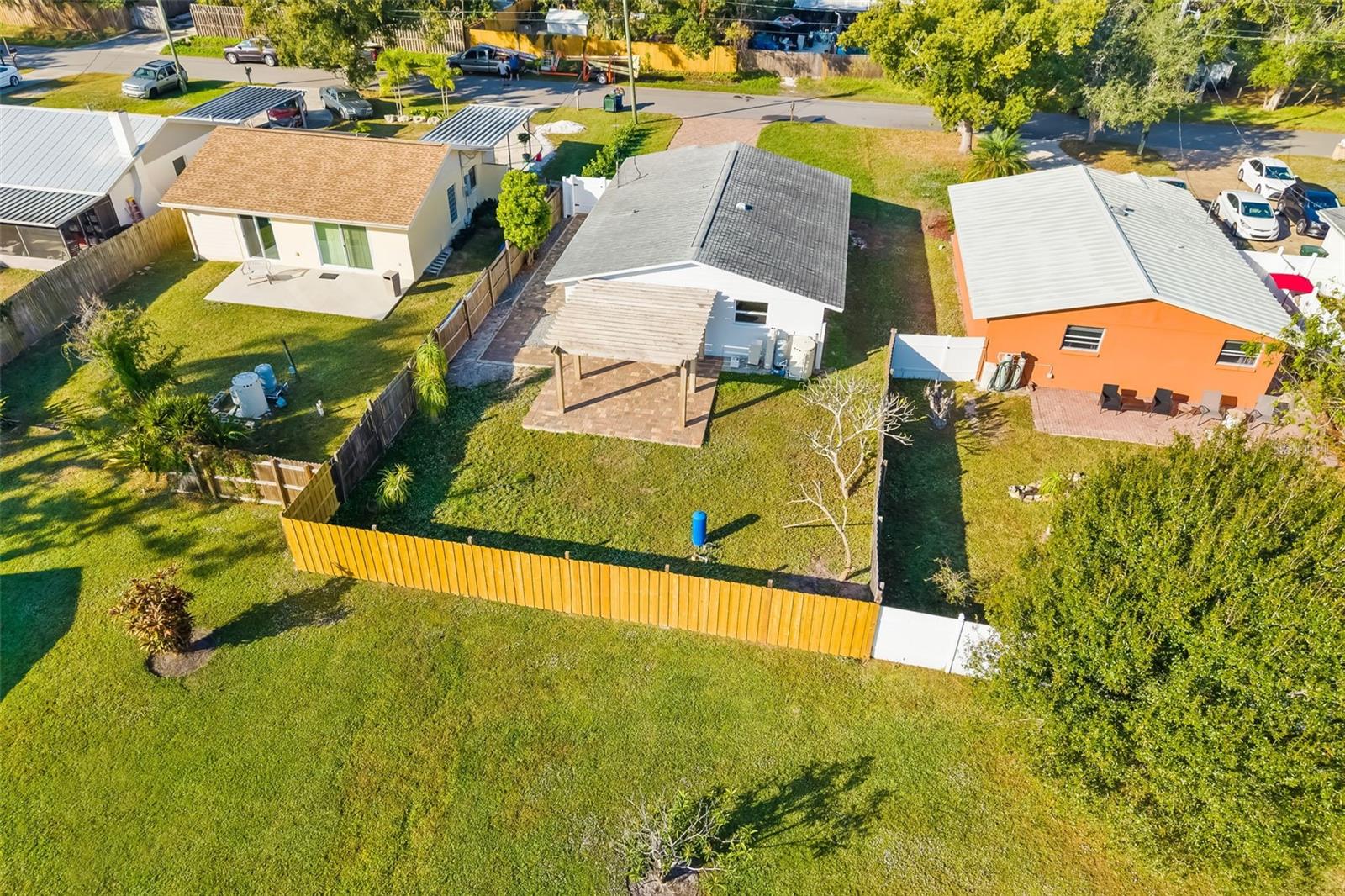 BEE RIDGE TOWN OF TOWNSITE - Residential