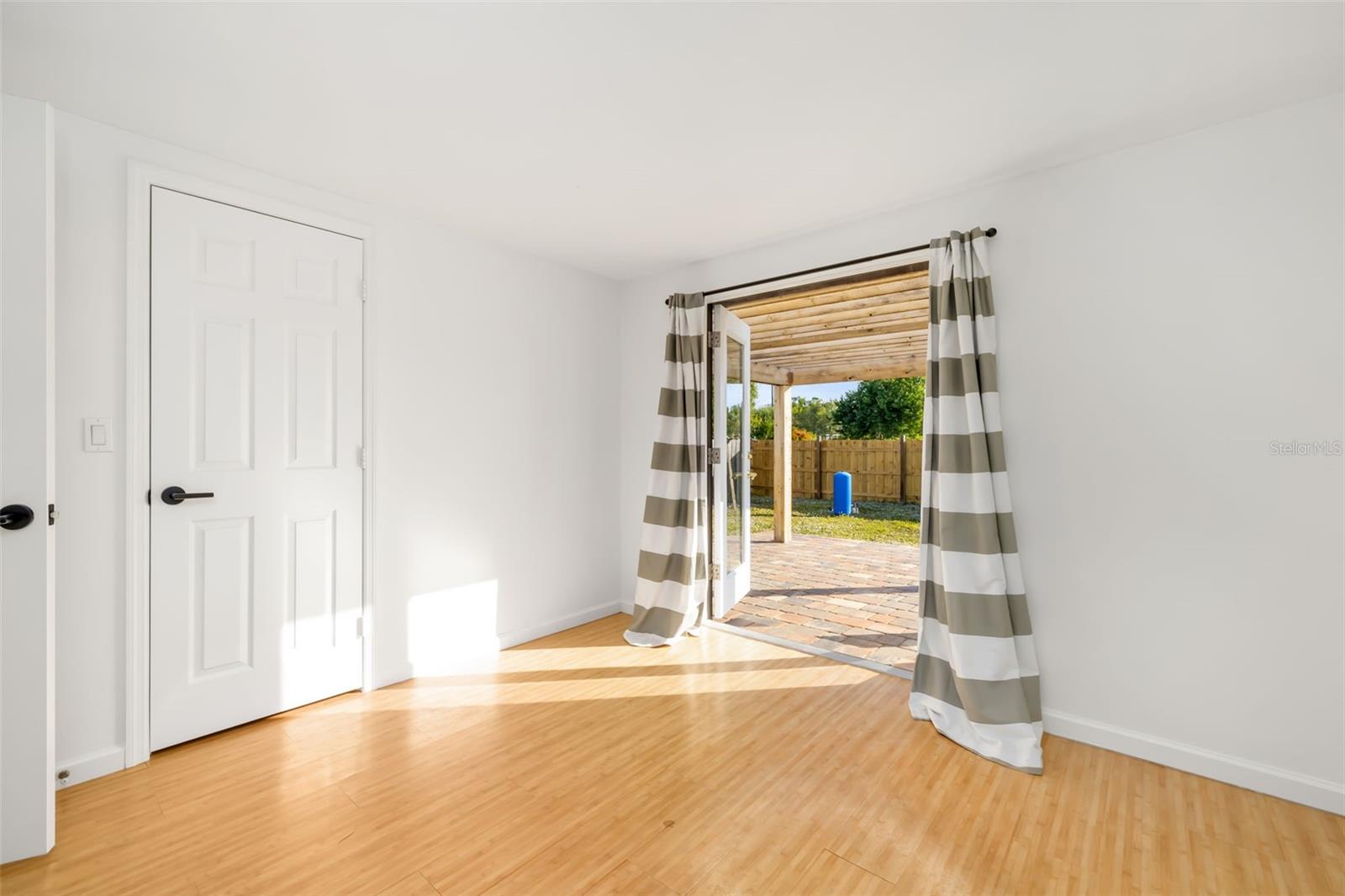 BEE RIDGE TOWN OF TOWNSITE - Residential