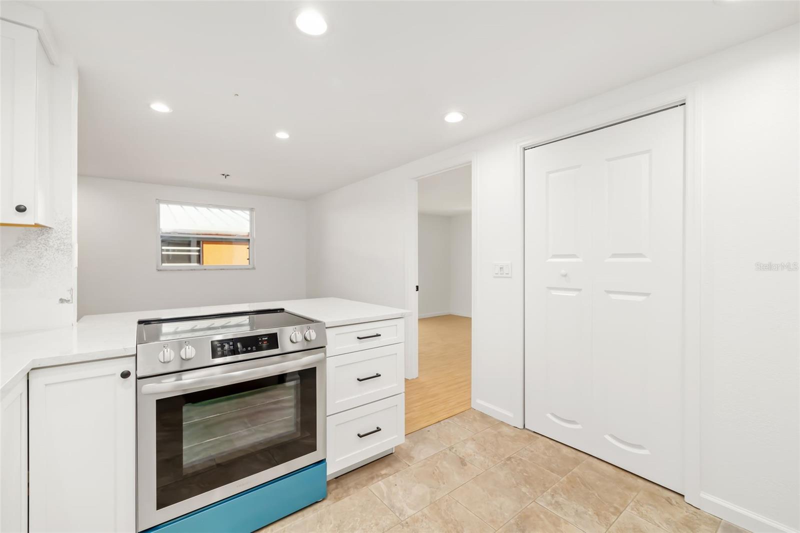 BEE RIDGE TOWN OF TOWNSITE - Residential