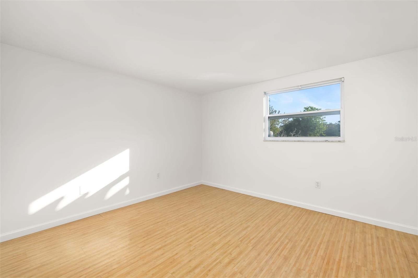 BEE RIDGE TOWN OF TOWNSITE - Residential