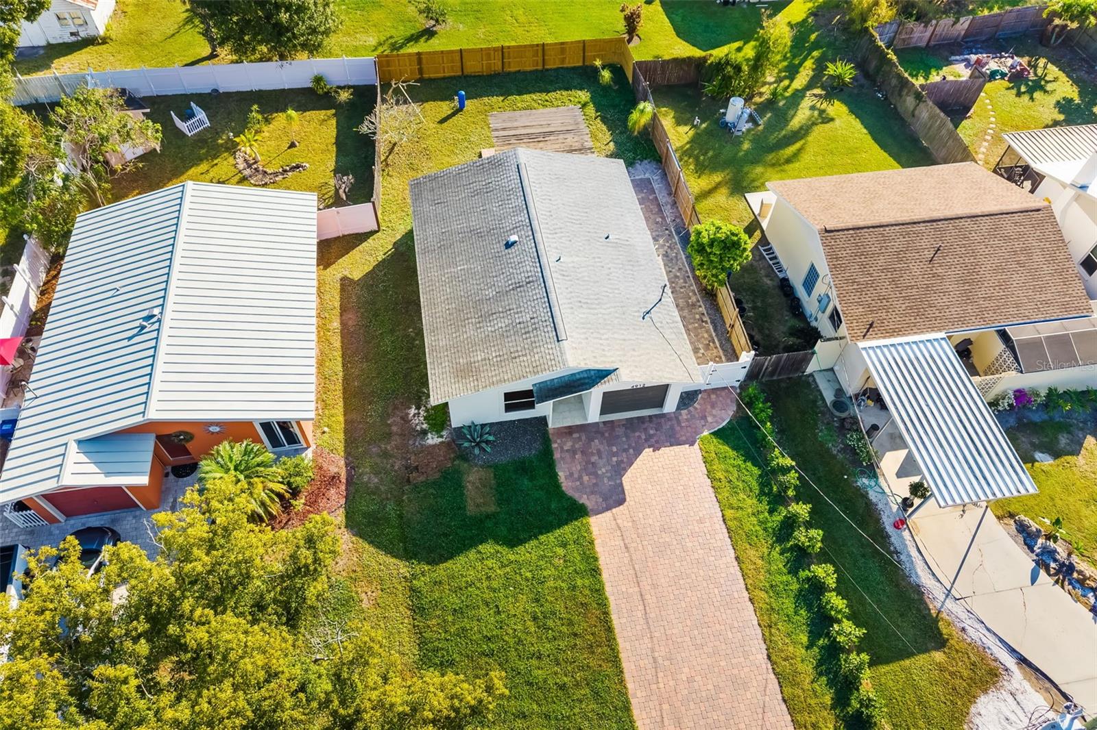 BEE RIDGE TOWN OF TOWNSITE - Residential