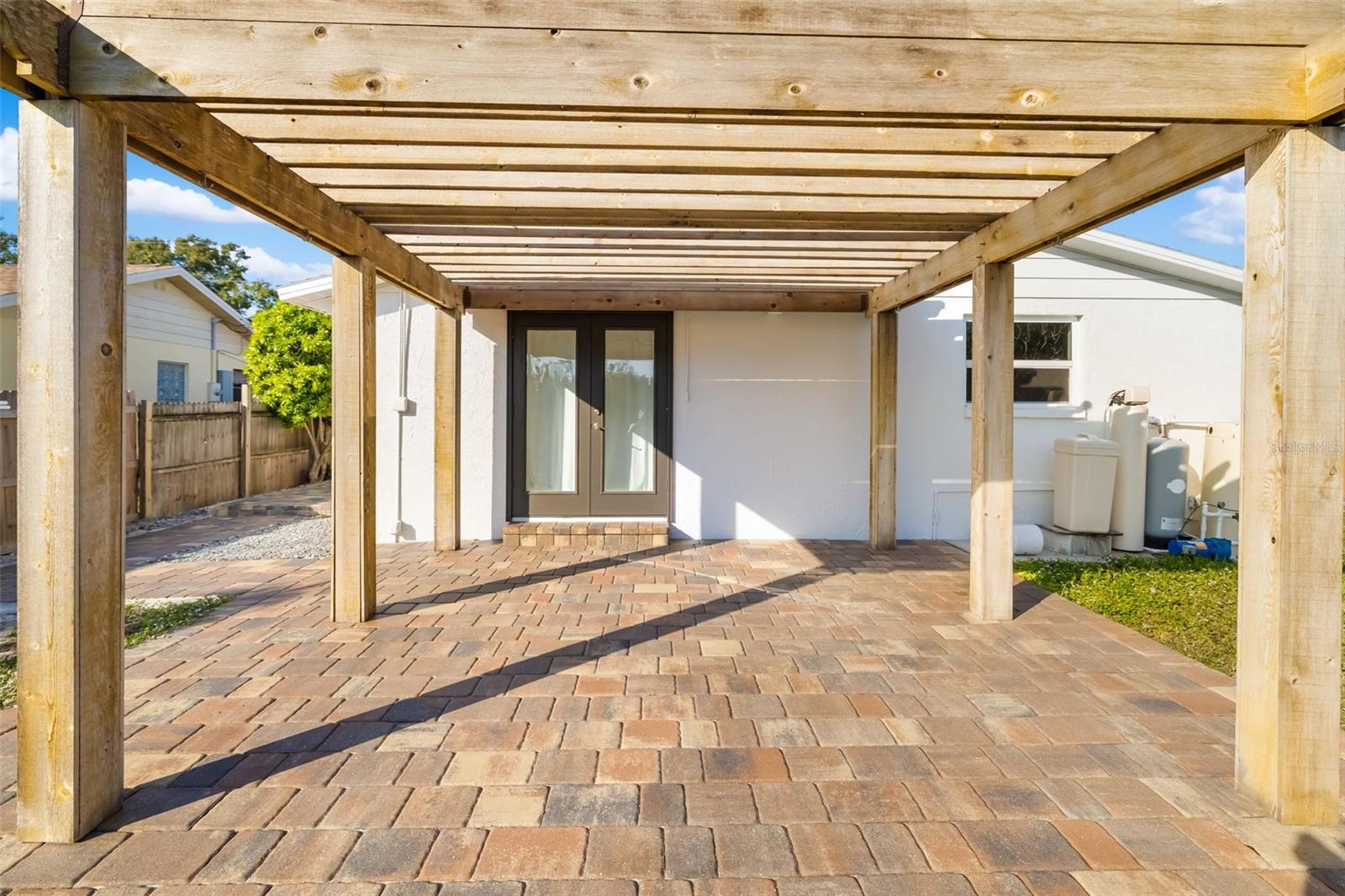 BEE RIDGE TOWN OF TOWNSITE - Residential