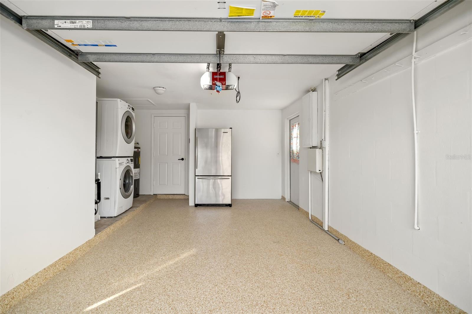 BEE RIDGE TOWN OF TOWNSITE - Residential