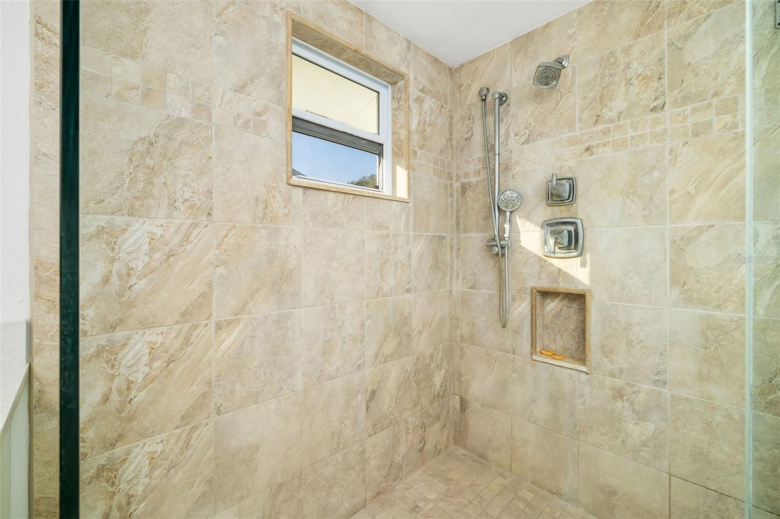 BEE RIDGE TOWN OF TOWNSITE - Residential