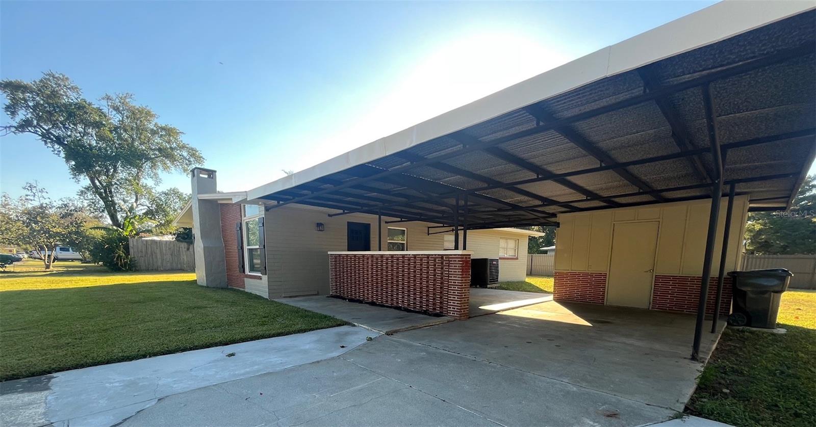 SANTA FE HILLS - Residential Lease