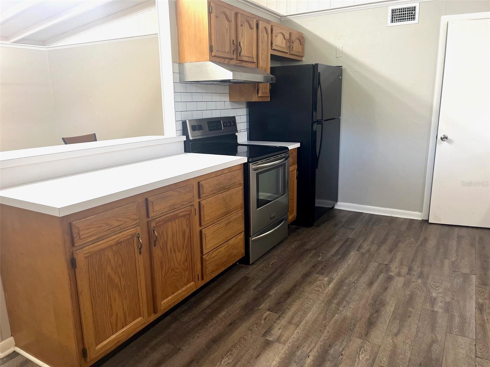 SANTA FE HILLS - Residential Lease