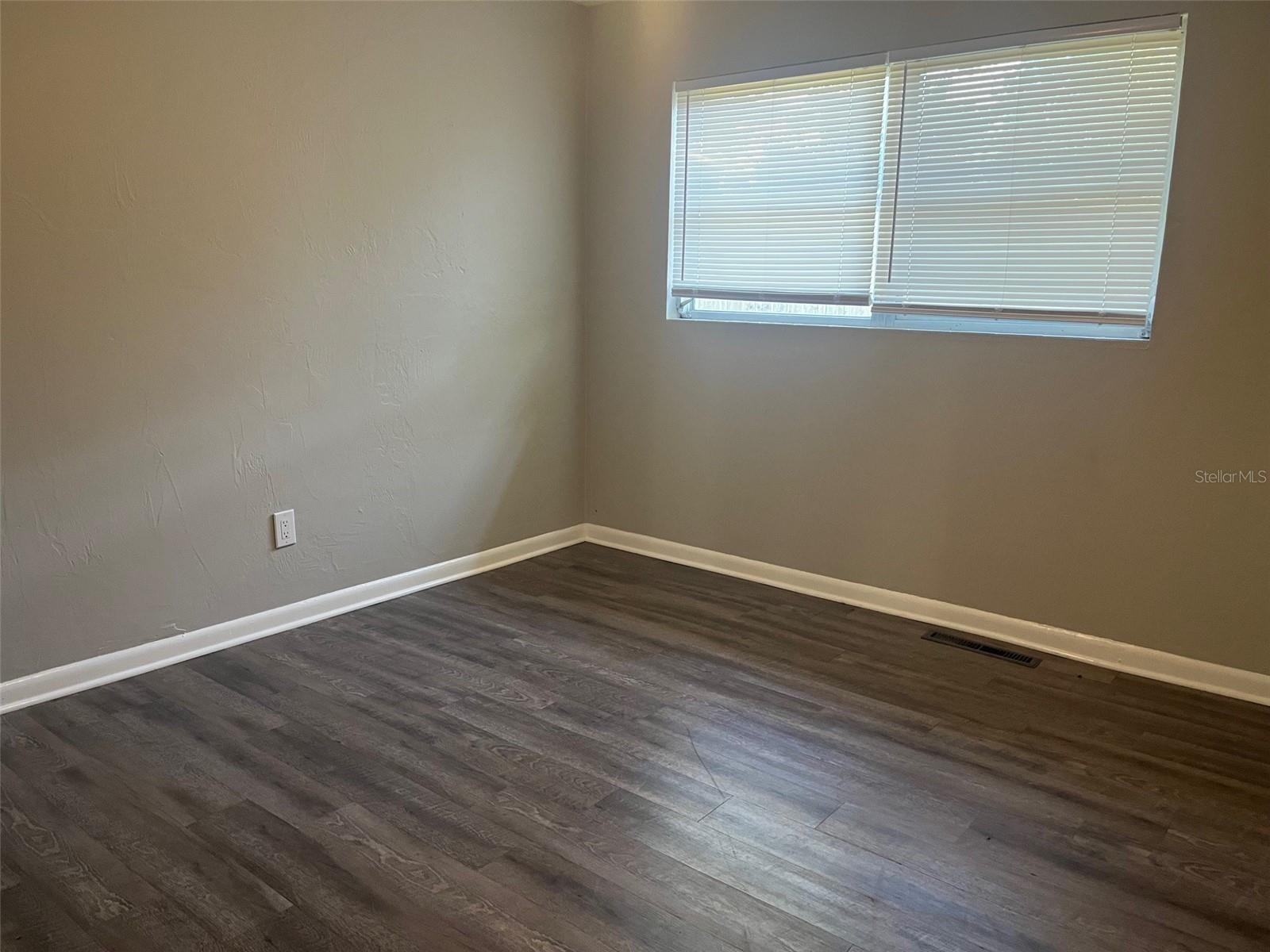 SANTA FE HILLS - Residential Lease