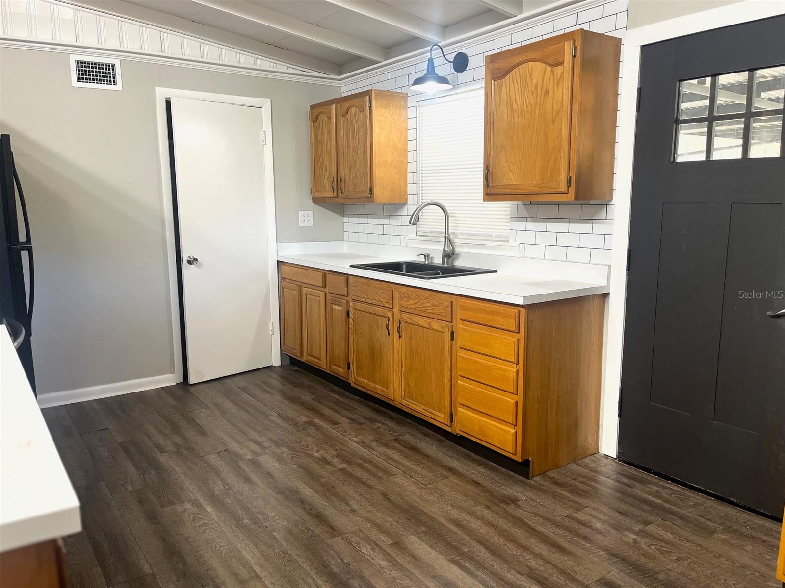 SANTA FE HILLS - Residential Lease