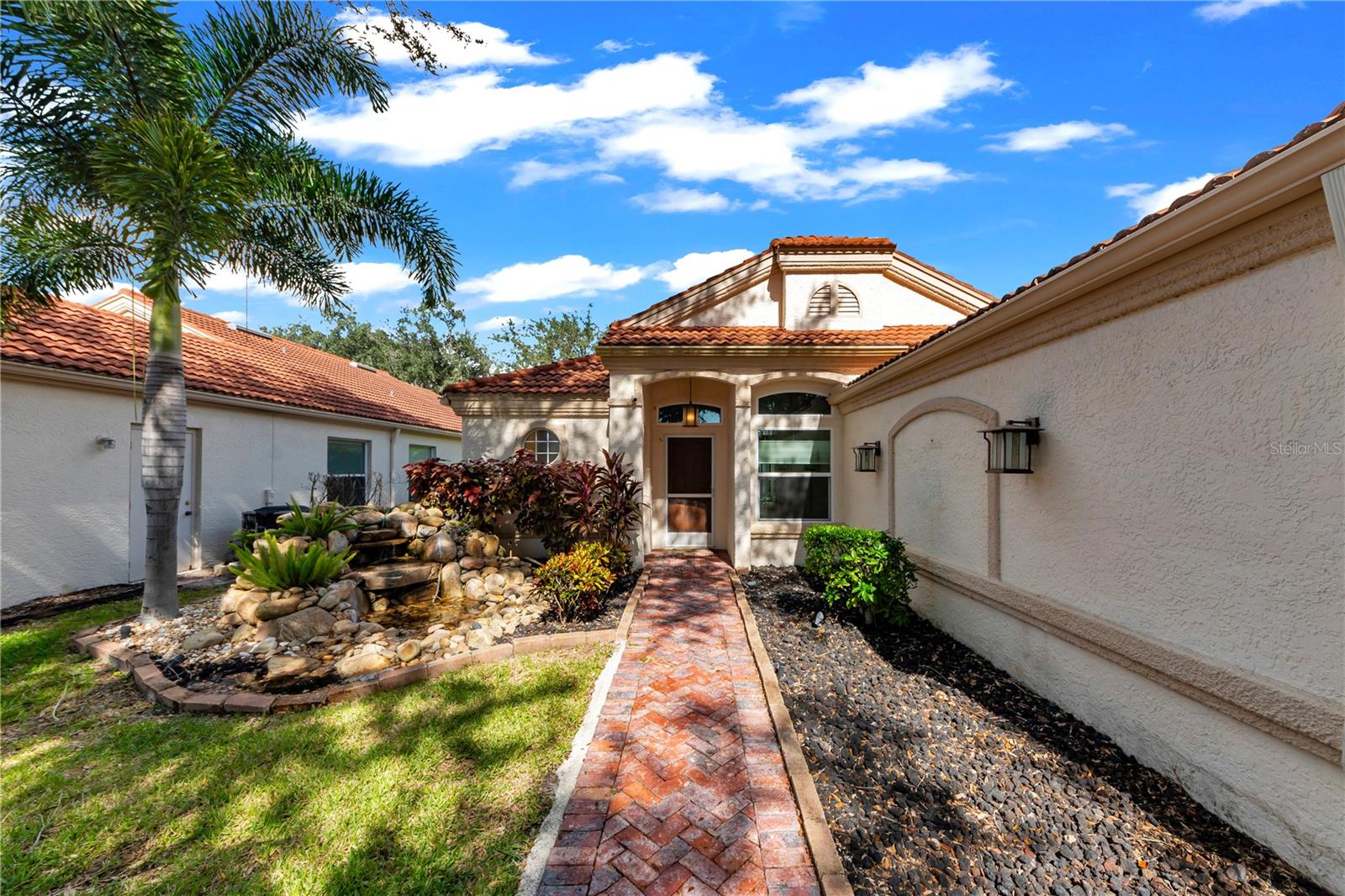 761 LIGHTHOUSE DRIVE