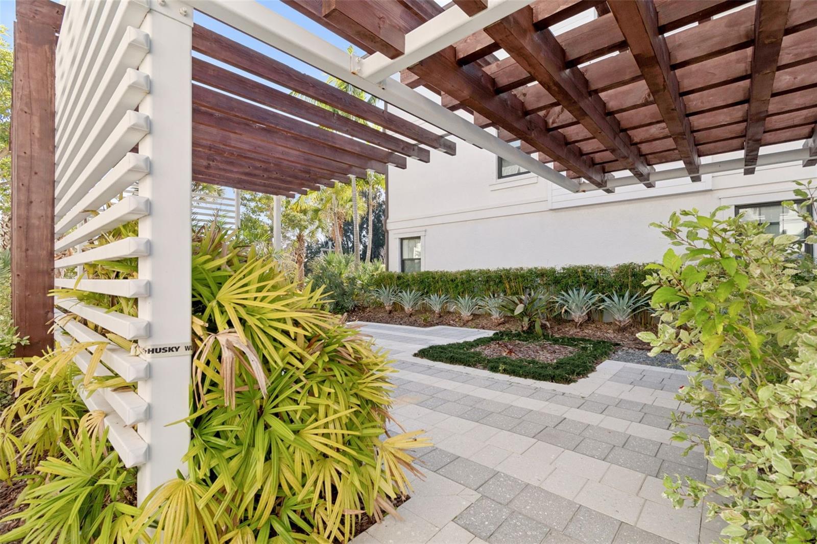 INLET PARK AT WESTSHORE MARINA - Residential Lease