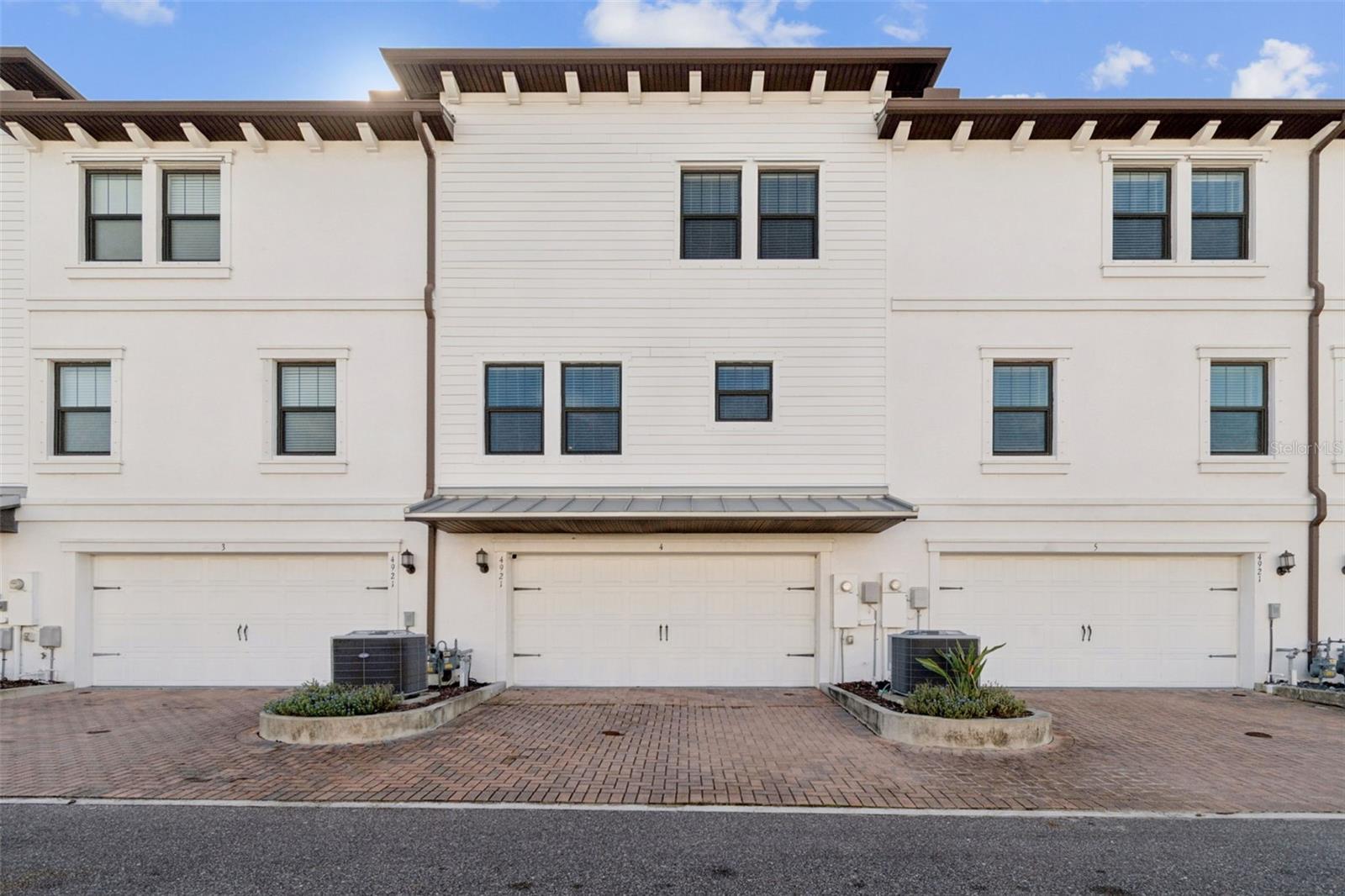 INLET PARK AT WESTSHORE MARINA - Residential Lease