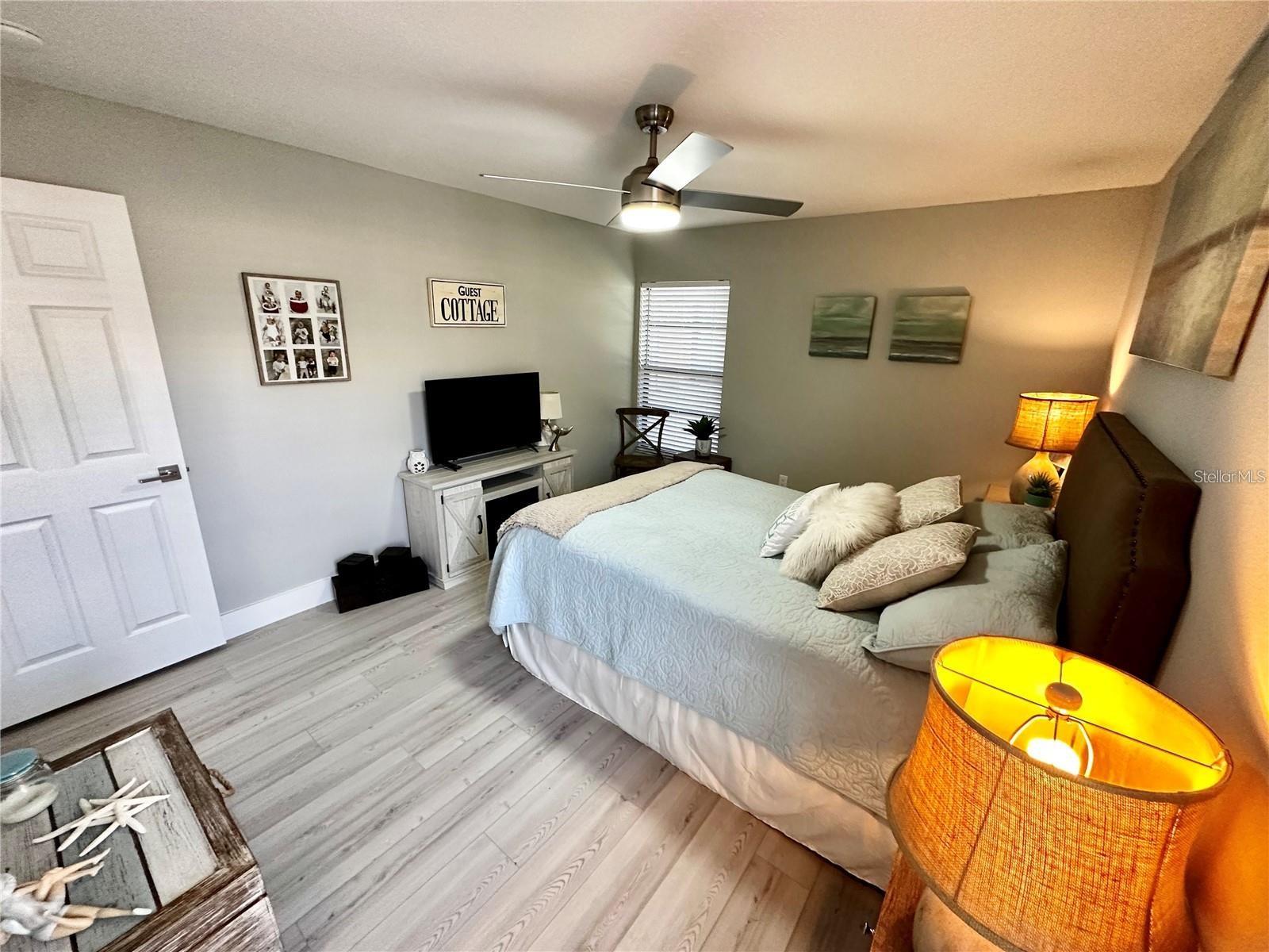 GULF GATE EAST UNIT 4 - Residential Lease