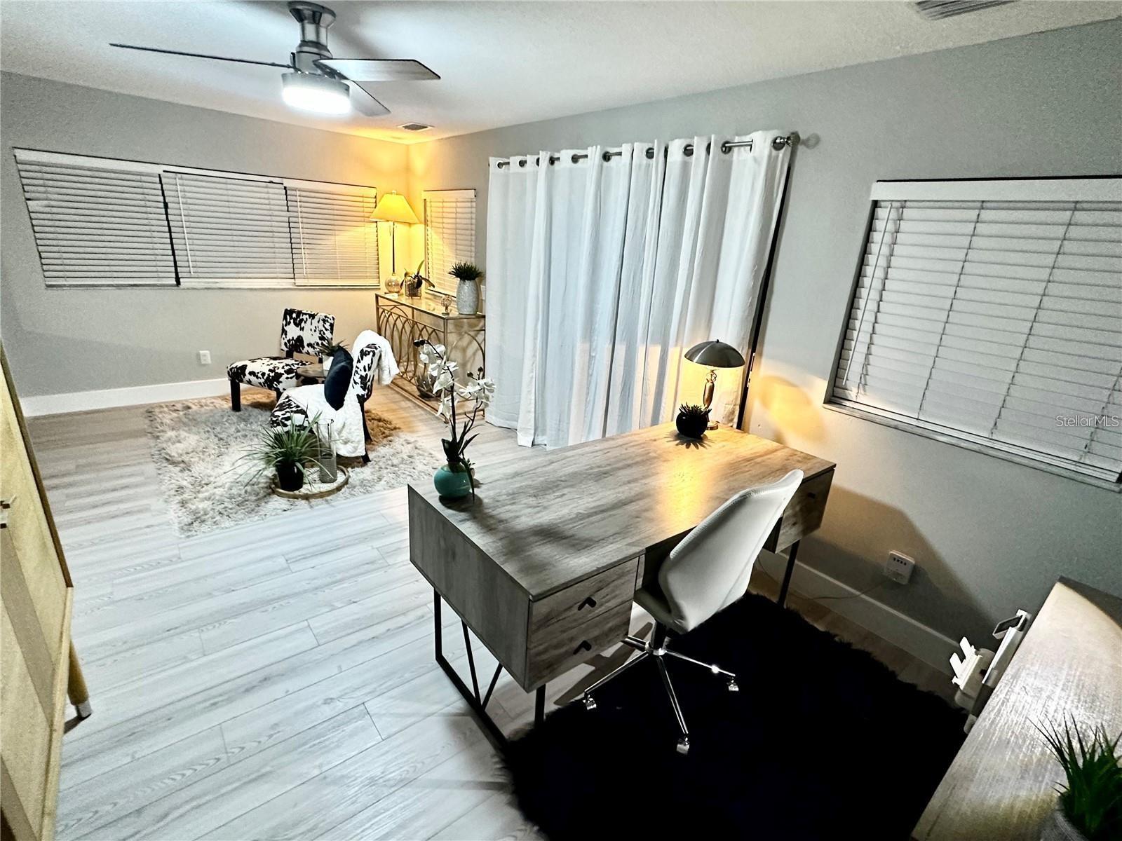 GULF GATE EAST UNIT 4 - Residential Lease