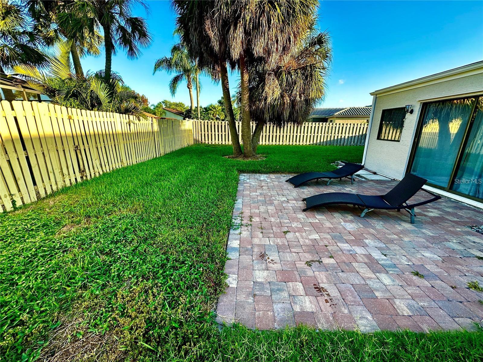 GULF GATE EAST UNIT 4 - Residential Lease