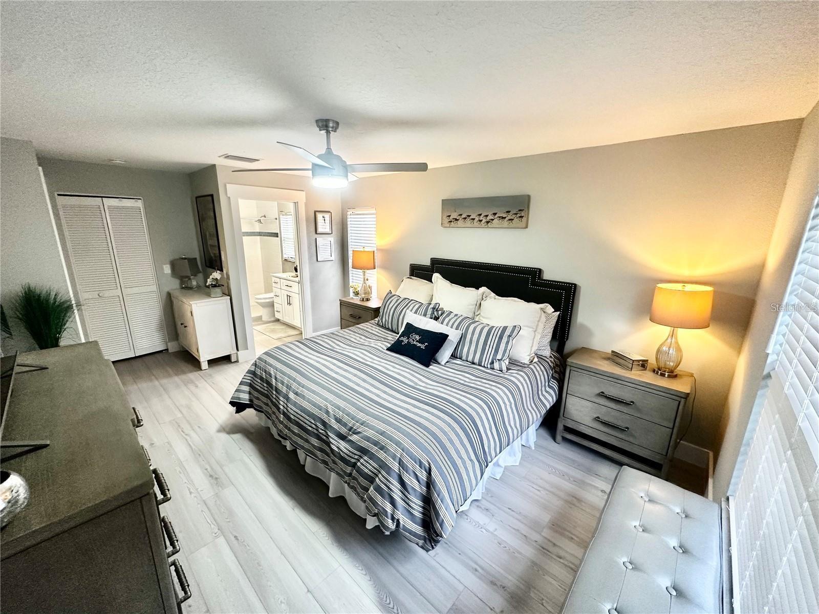 GULF GATE EAST UNIT 4 - Residential Lease