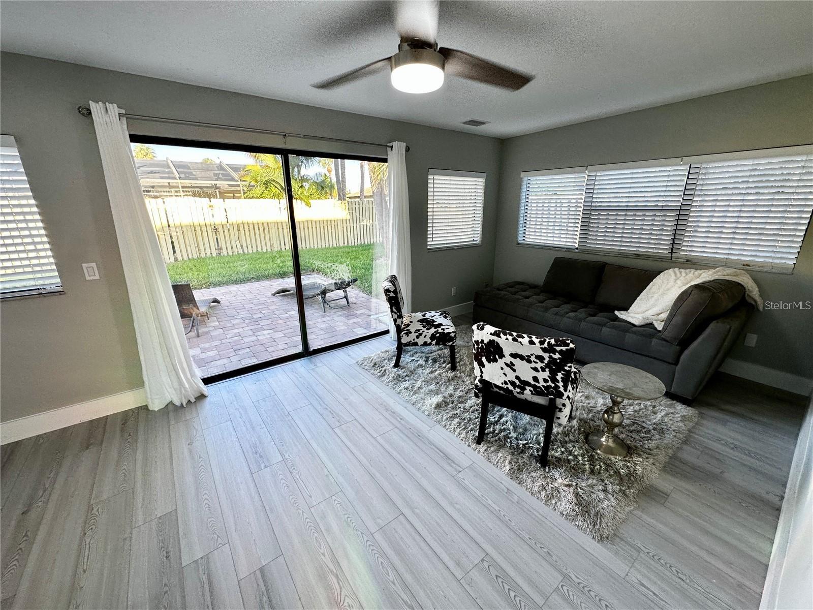 GULF GATE EAST UNIT 4 - Residential Lease