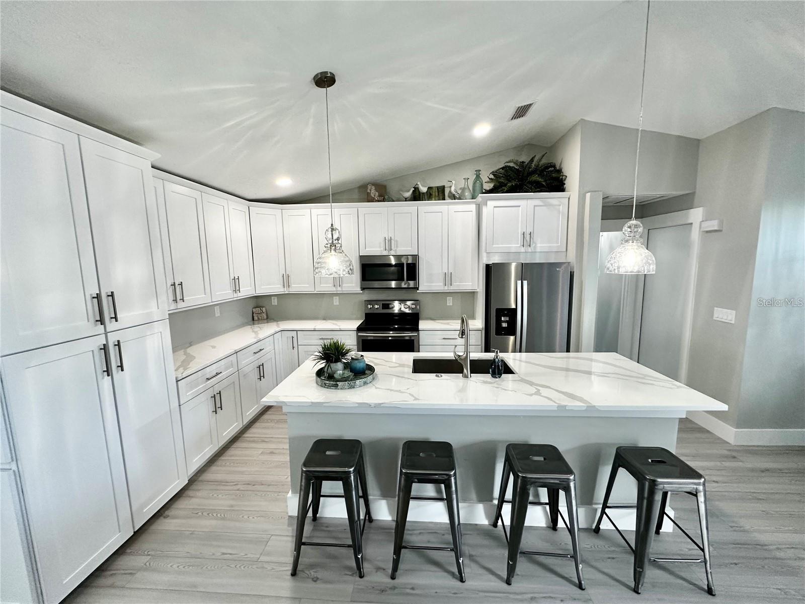 GULF GATE EAST UNIT 4 - Residential Lease