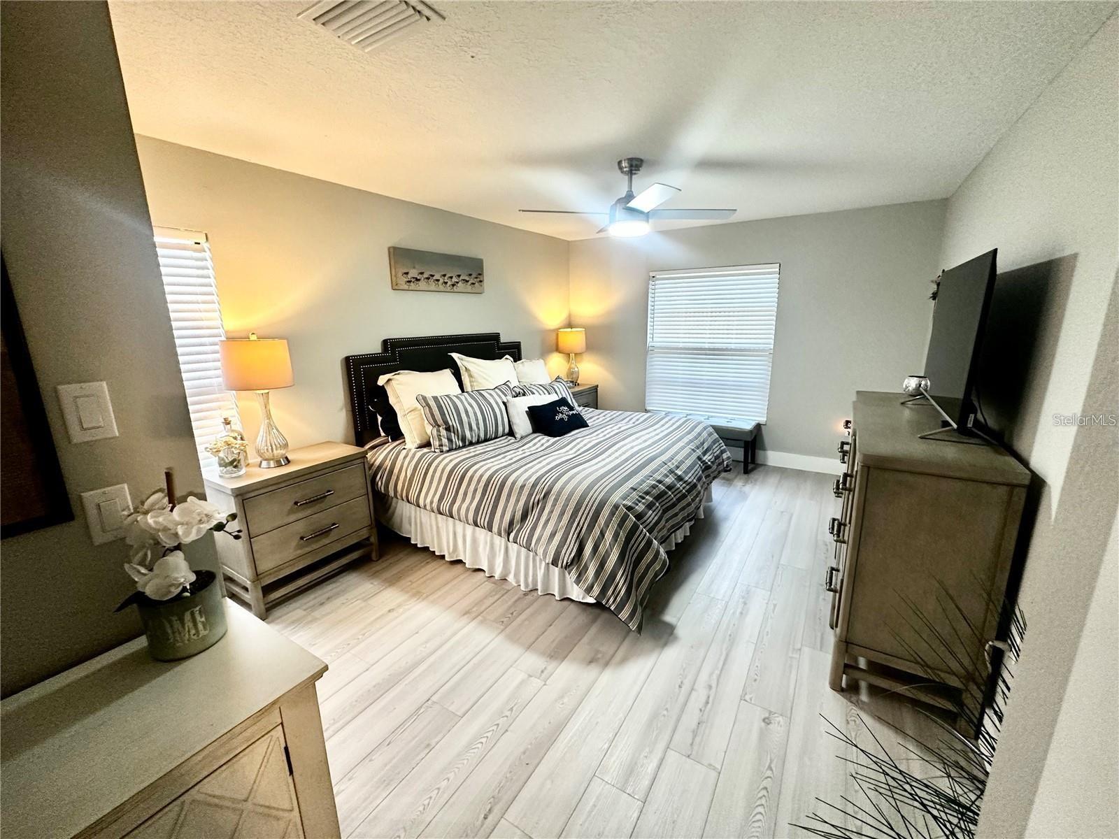 GULF GATE EAST UNIT 4 - Residential Lease