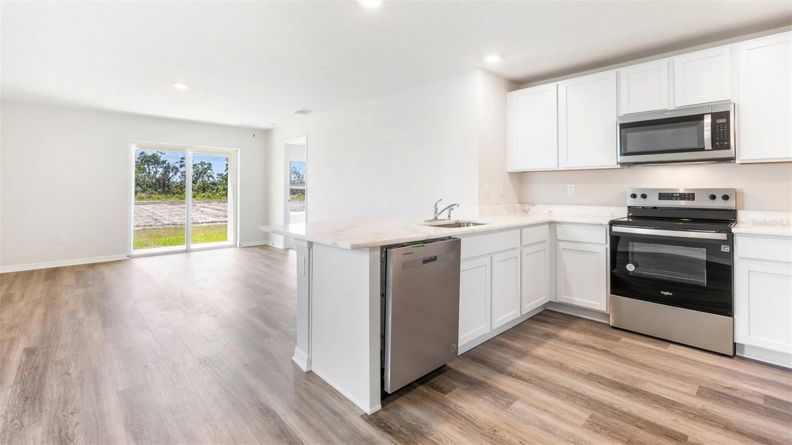 BELLA LAGO - Residential