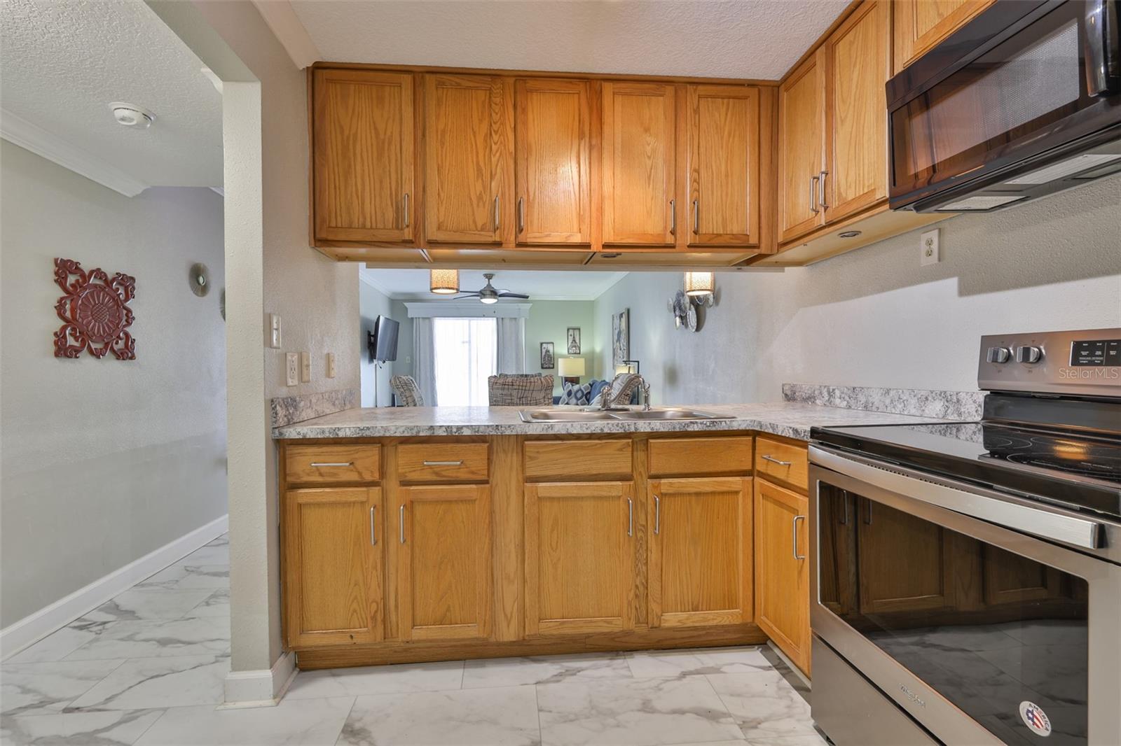 TERRACE PALMS CONDO - Residential Lease