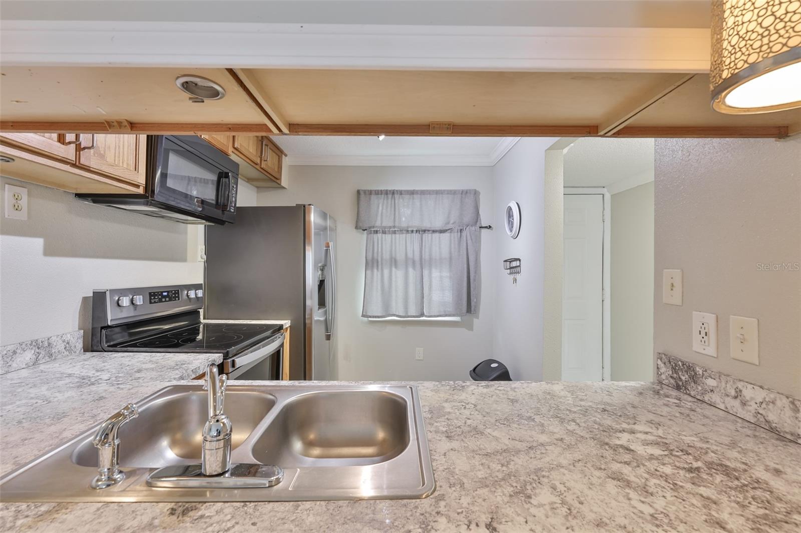 TERRACE PALMS CONDO - Residential Lease