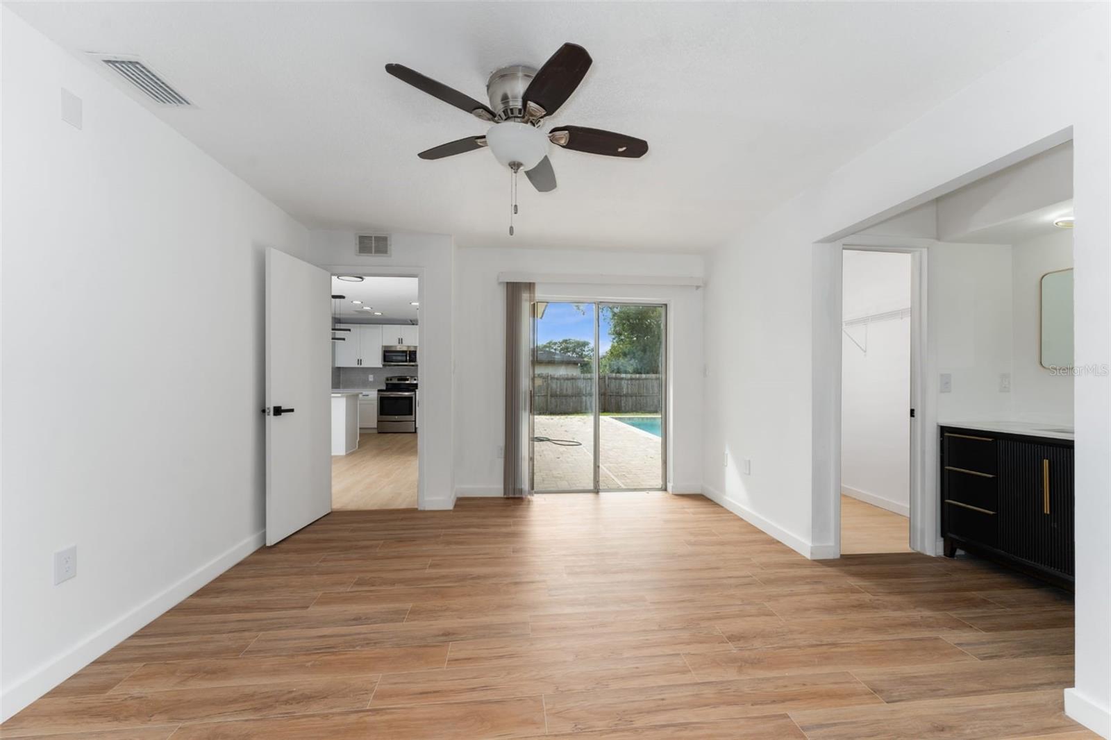 TRAILWOOD ESTATES SEC 2 - Residential Lease