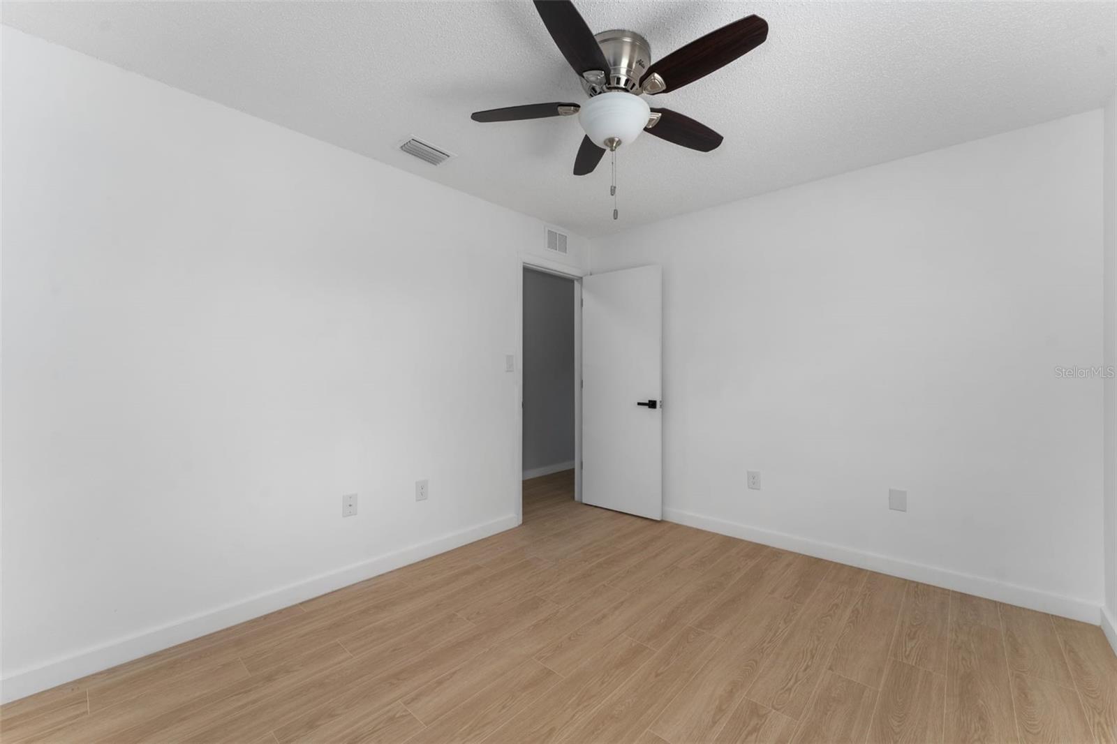 TRAILWOOD ESTATES SEC 2 - Residential Lease