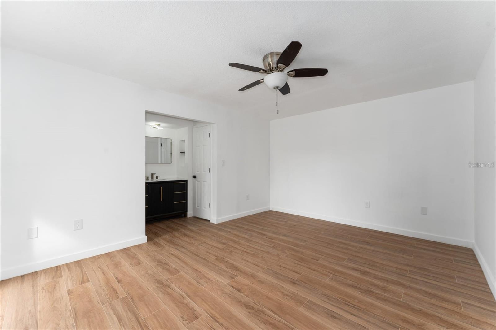 TRAILWOOD ESTATES SEC 2 - Residential Lease