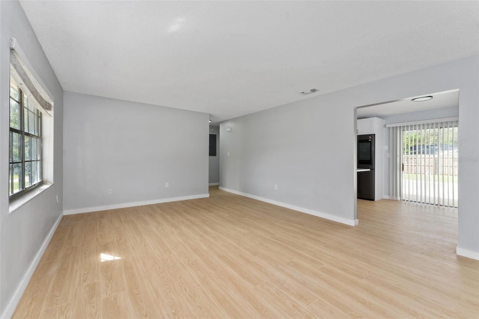 TRAILWOOD ESTATES SEC 2 - Residential Lease